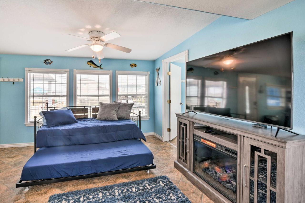 Surfside Beach Gem With Deck - 1 Block To Shore! Freeport Exteriör bild