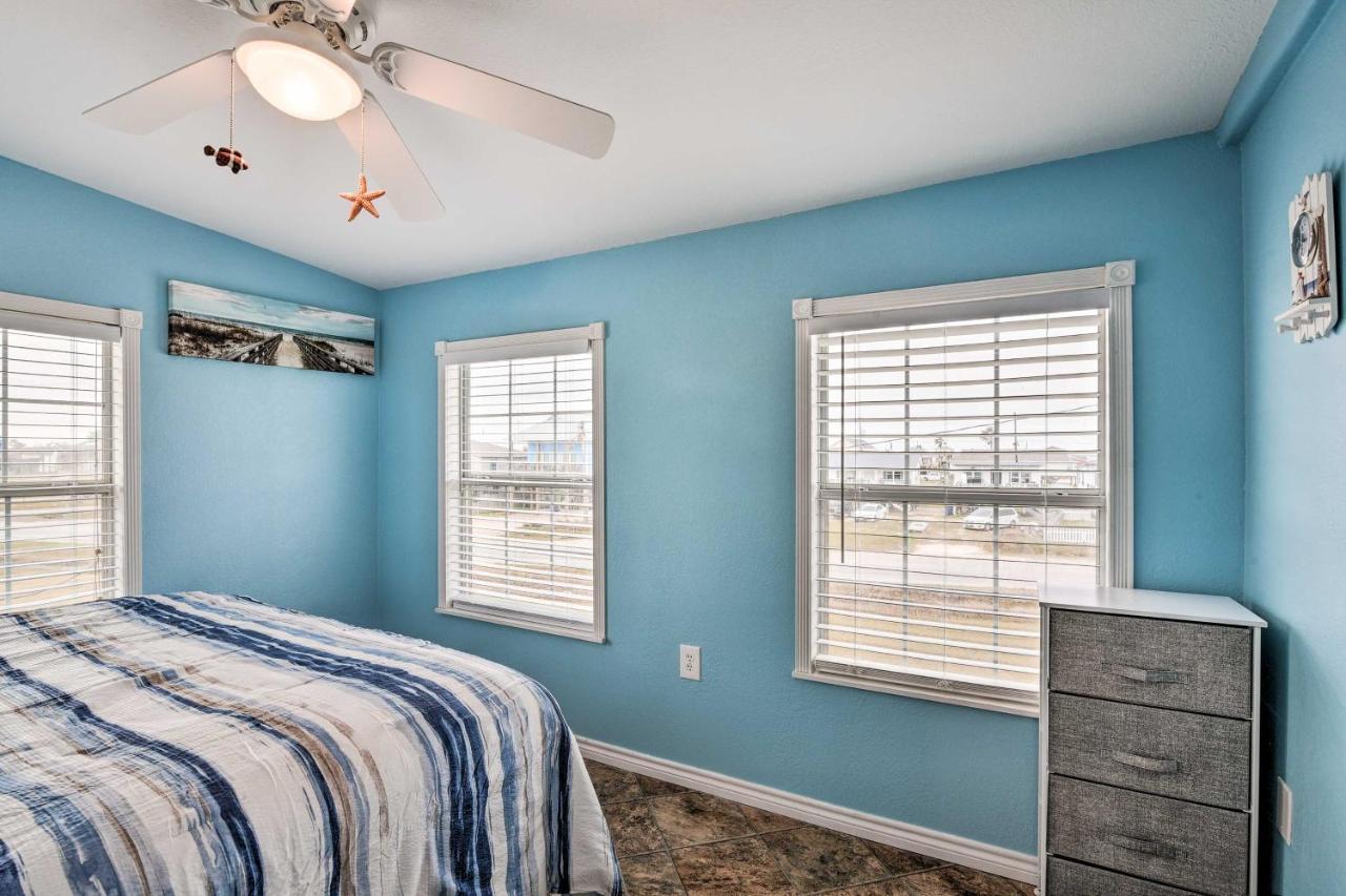 Surfside Beach Gem With Deck - 1 Block To Shore! Freeport Exteriör bild
