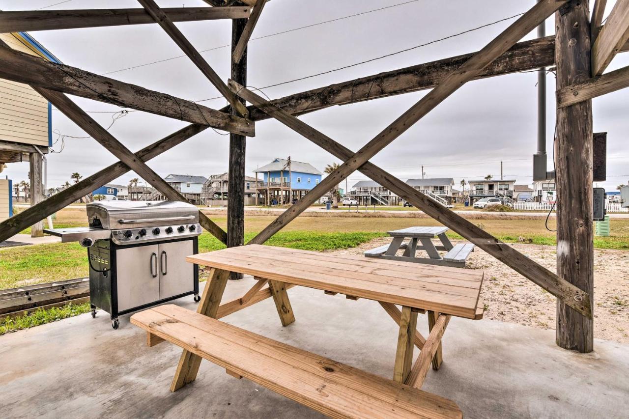 Surfside Beach Gem With Deck - 1 Block To Shore! Freeport Exteriör bild