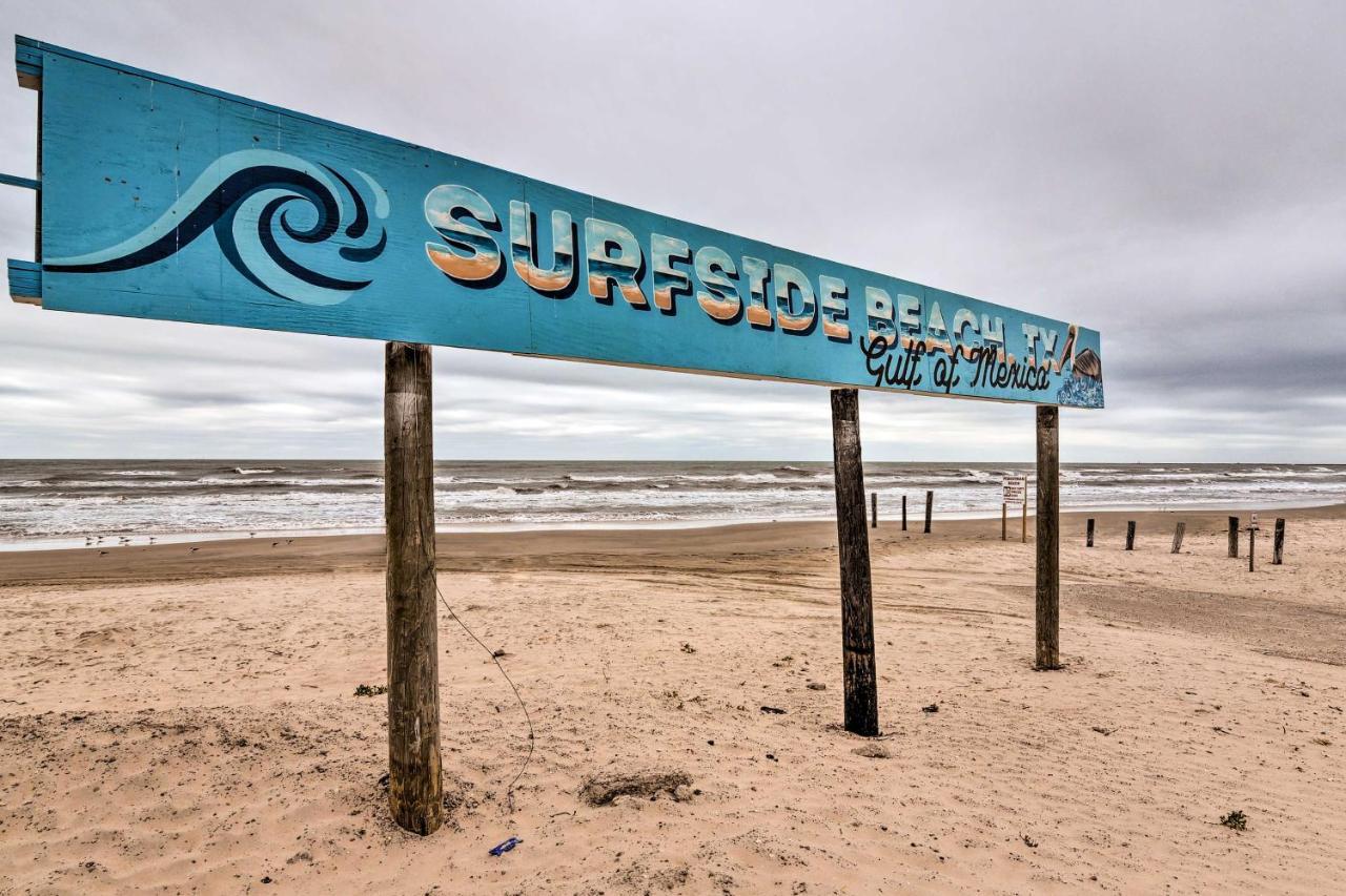 Surfside Beach Gem With Deck - 1 Block To Shore! Freeport Exteriör bild